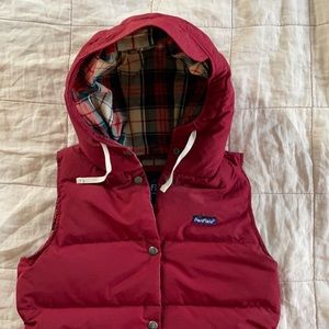 Penfield Hooded Puffer Vest, Brick Red, size small